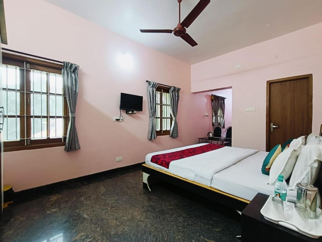 Royal Garden Yercaud Hotel Exterior photo